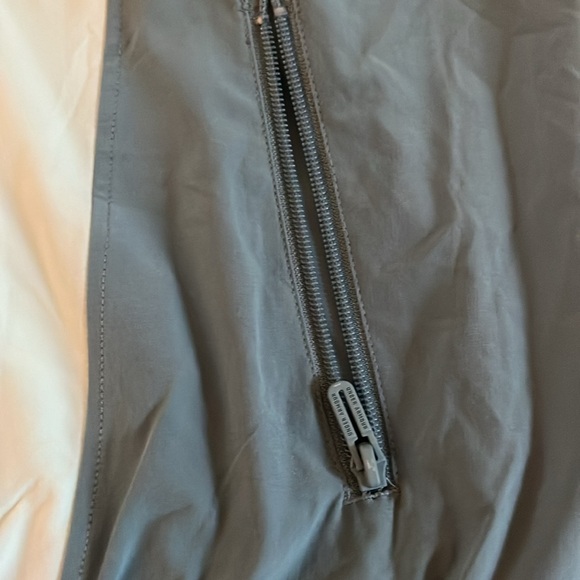 Under Armour windbreaker - Picture 9 of 11